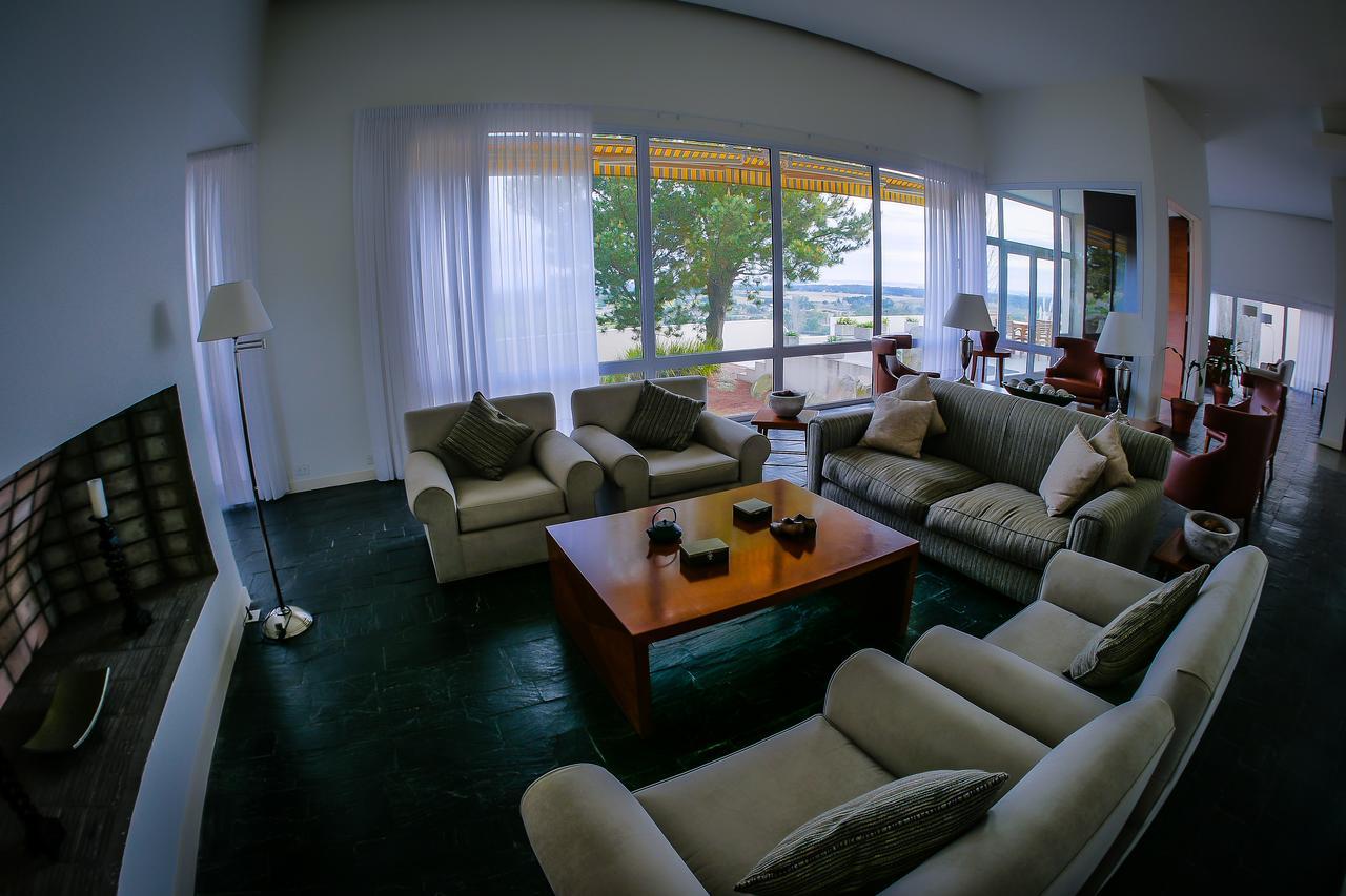 Elegance Hotel Тандил Экстерьер фото