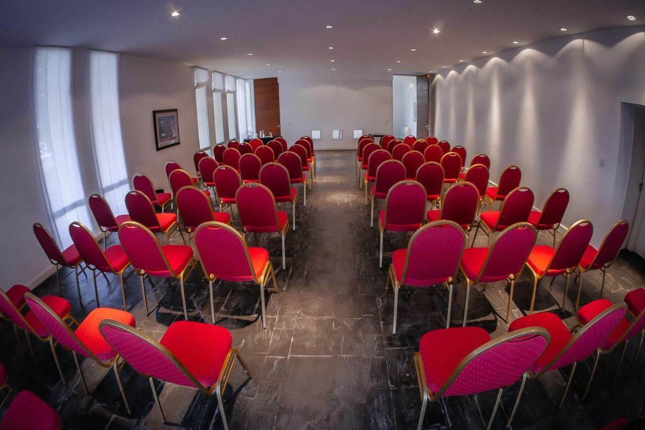 Elegance Hotel Тандил Экстерьер фото